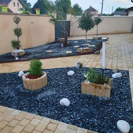 Charmante Maison A Avec Jardin Cloture Ferienhaus *